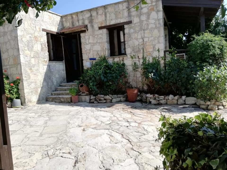 Loxandra Inn Káthikas Exterior foto